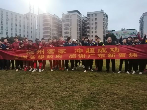 两小无猜的姐妹